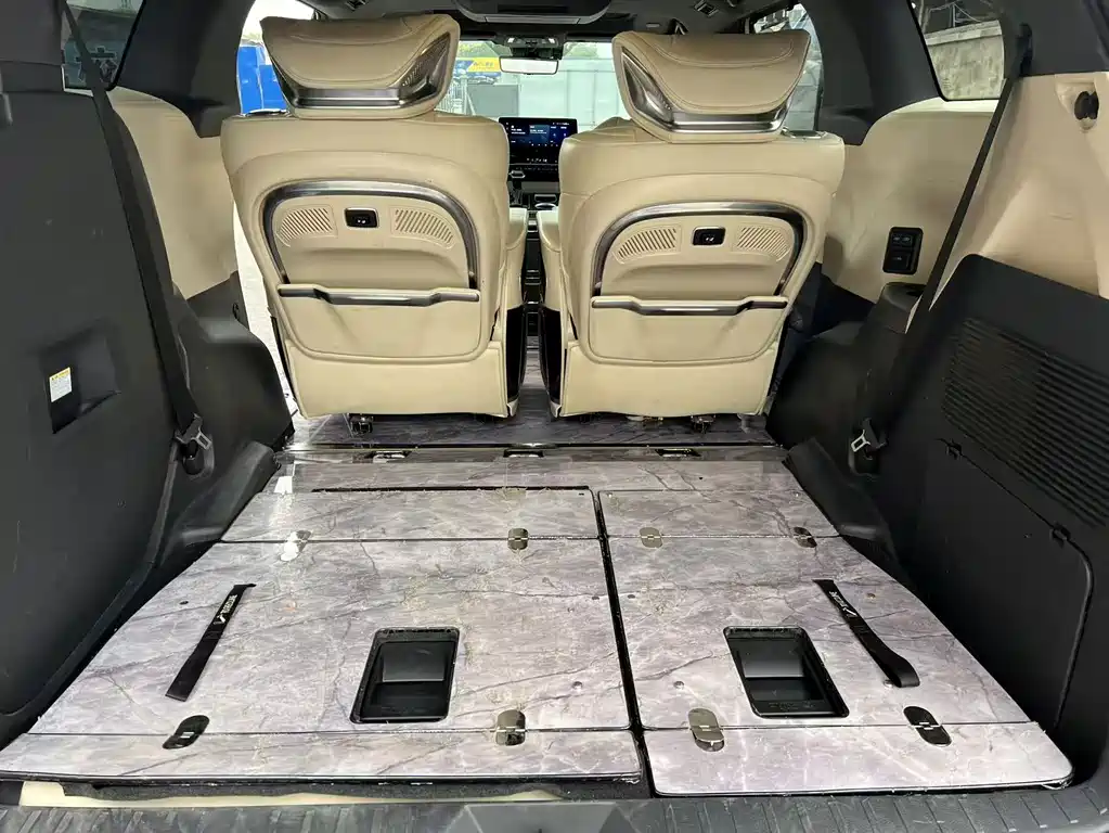Toyota Sienna — миниатюра 14