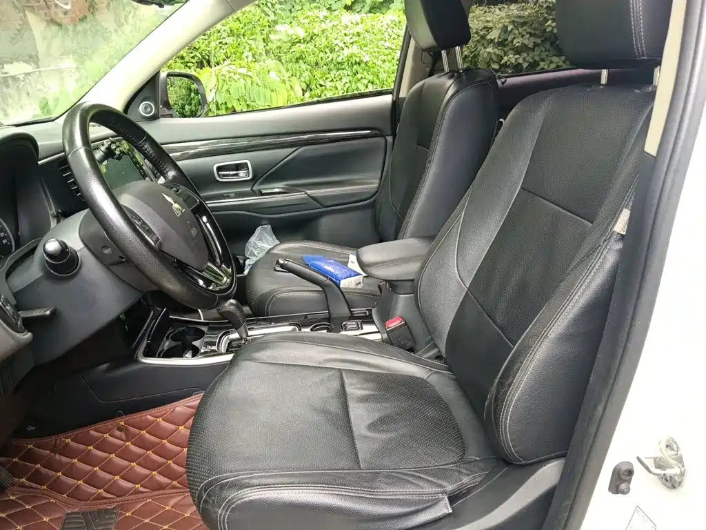 Mitsubishi Outlander — миниатюра 11