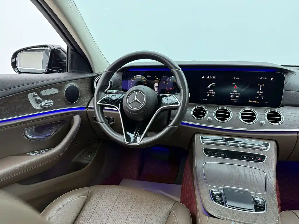 Mercedes-Benz E-Class — миниатюра 9