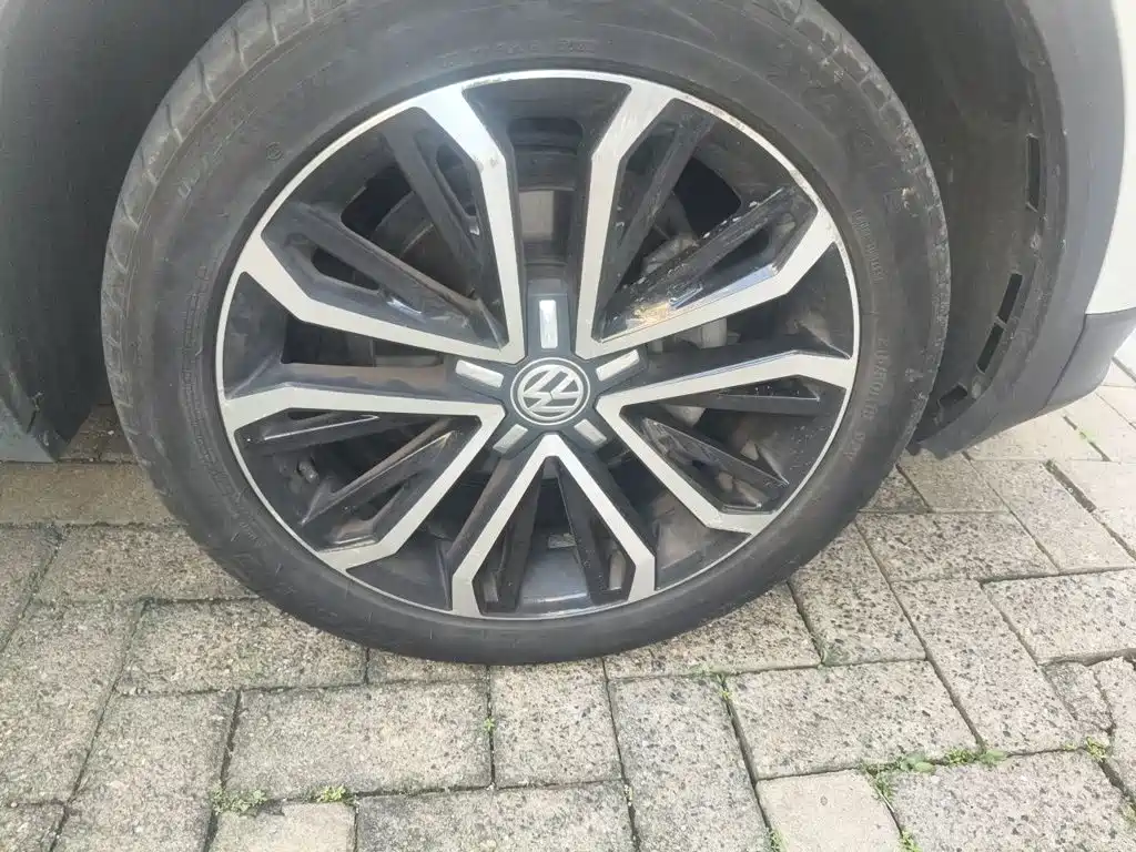 Volkswagen T-Roc — миниатюра 8
