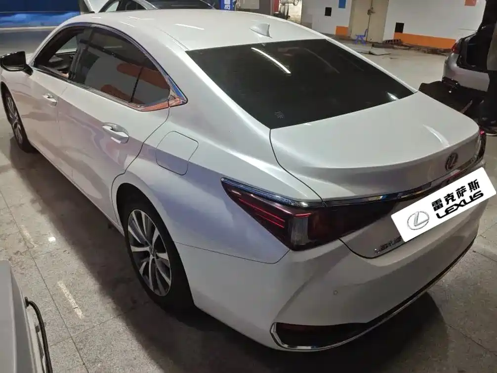 Lexus ES — миниатюра 3