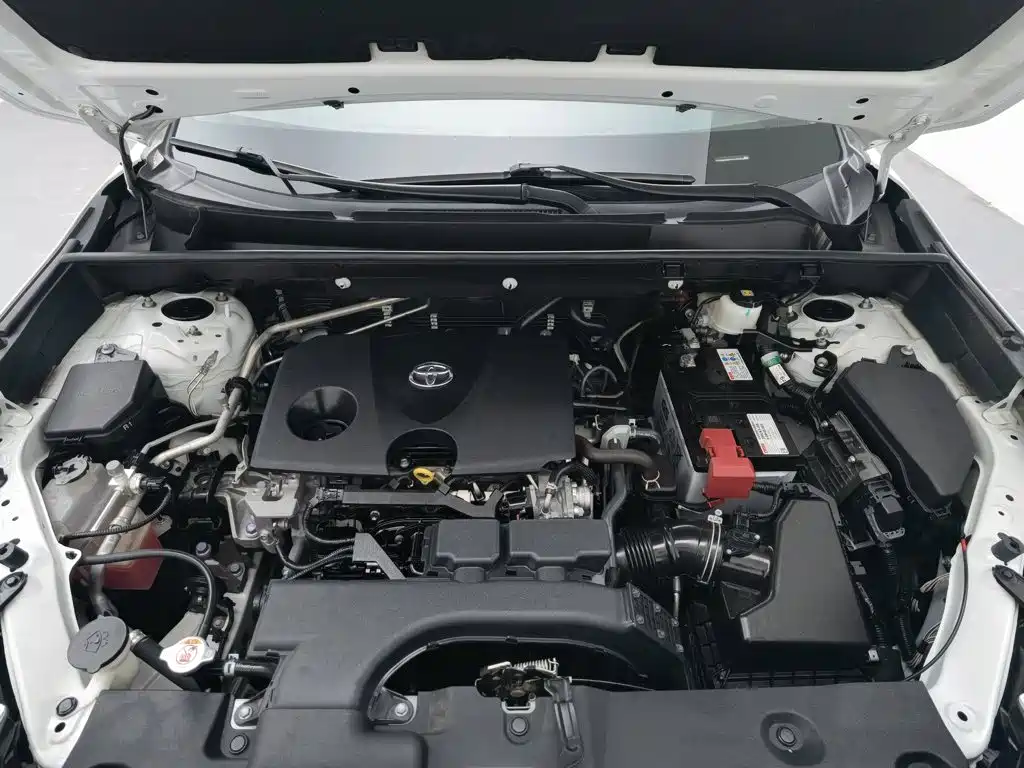 Toyota RAV4 — миниатюра 6