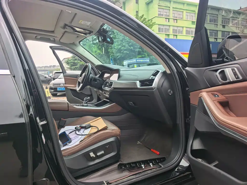 BMW X5 (Import) — миниатюра 11