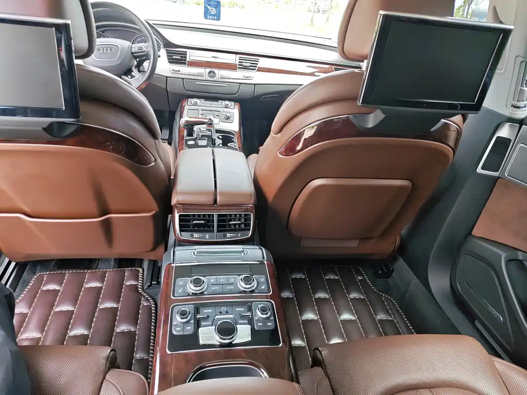 Audi A8 — миниатюра 12
