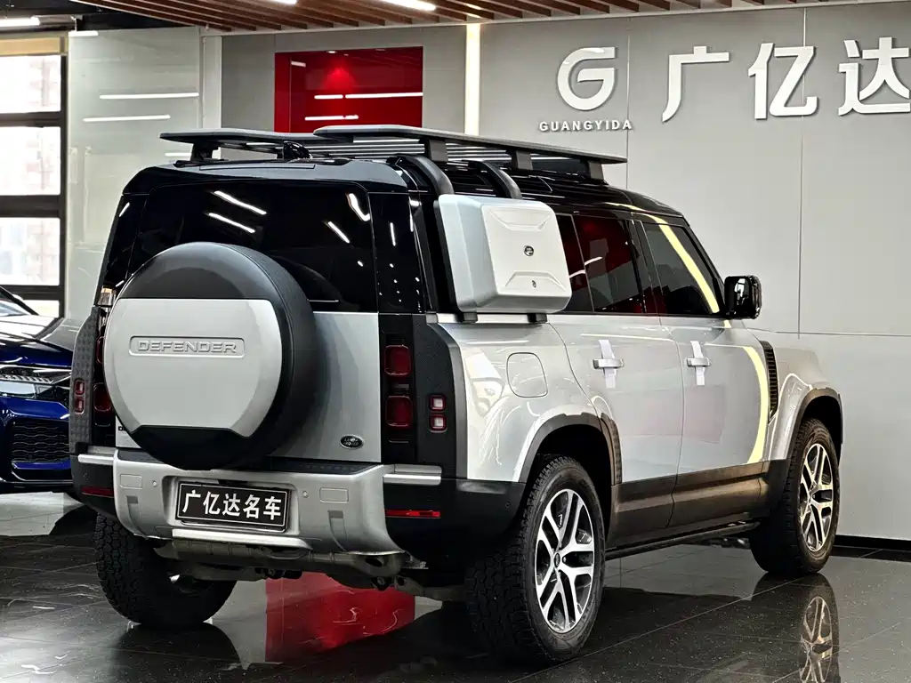 Land Rover Defender — миниатюра 30