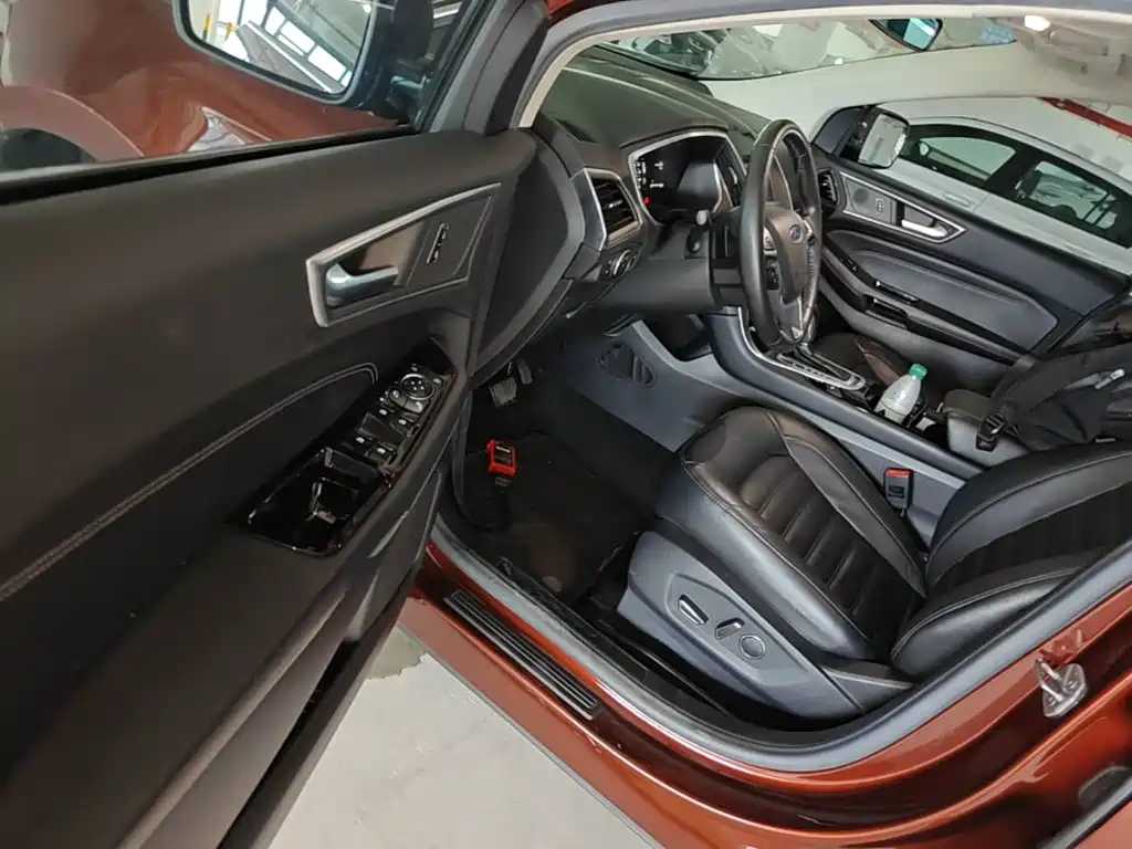 Ford Edge — миниатюра 16