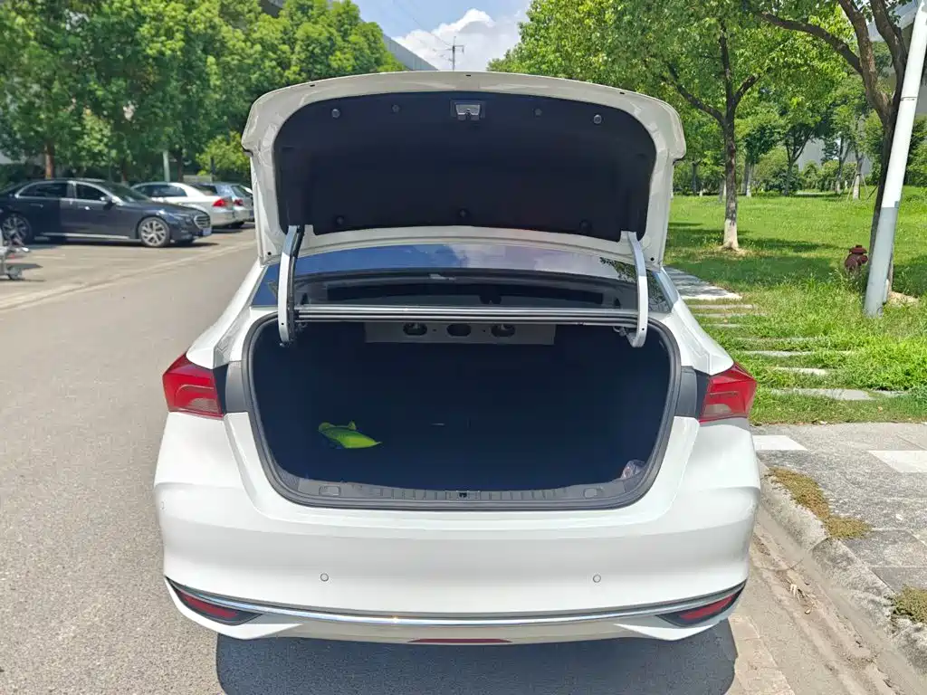 Buick Verano — миниатюра 8