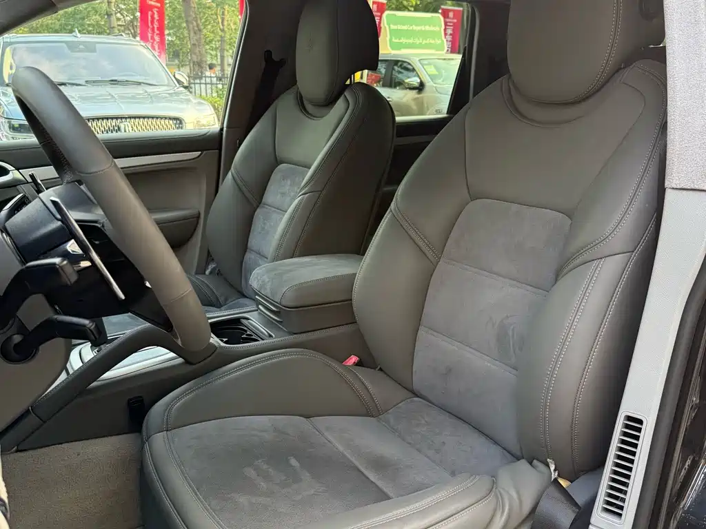 Porsche Cayenne — миниатюра 11