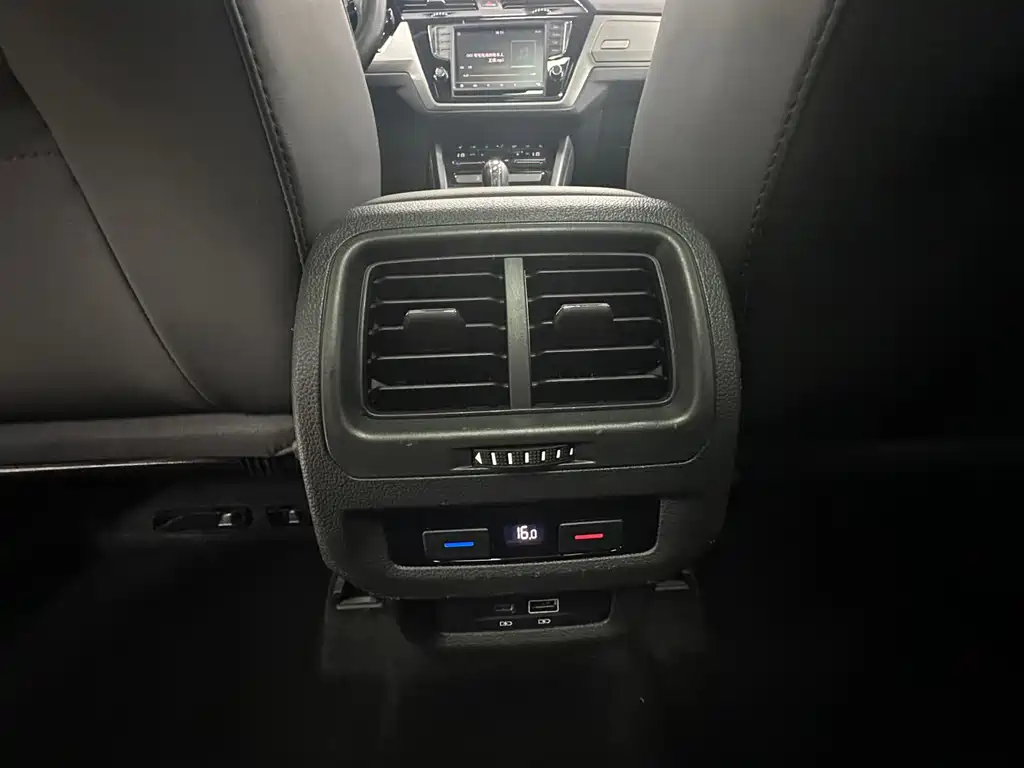 Volkswagen Touran — миниатюра 20