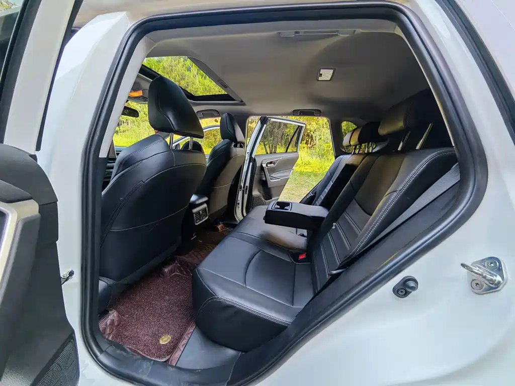 Toyota Wildlander 2021 2.0L CVT Luxury