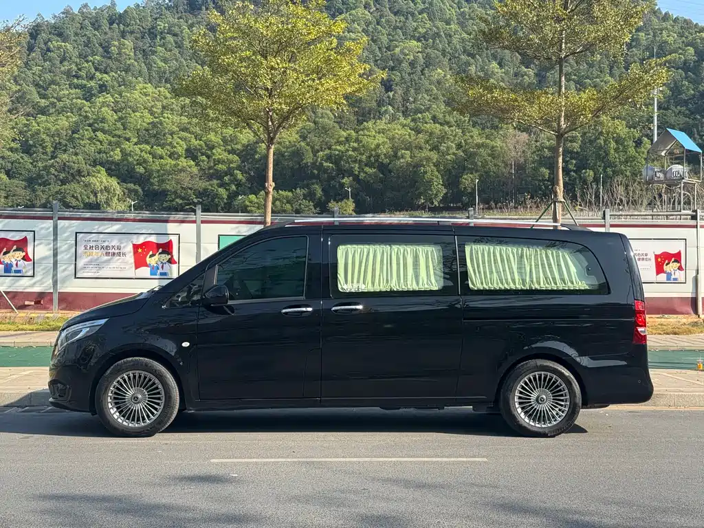 Mercedes-Benz Vito 2020 2.0T 7 мест