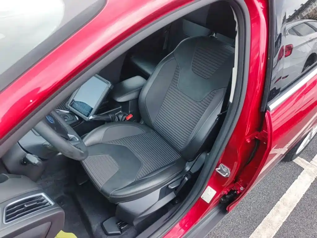 Ford Focus — миниатюра 15