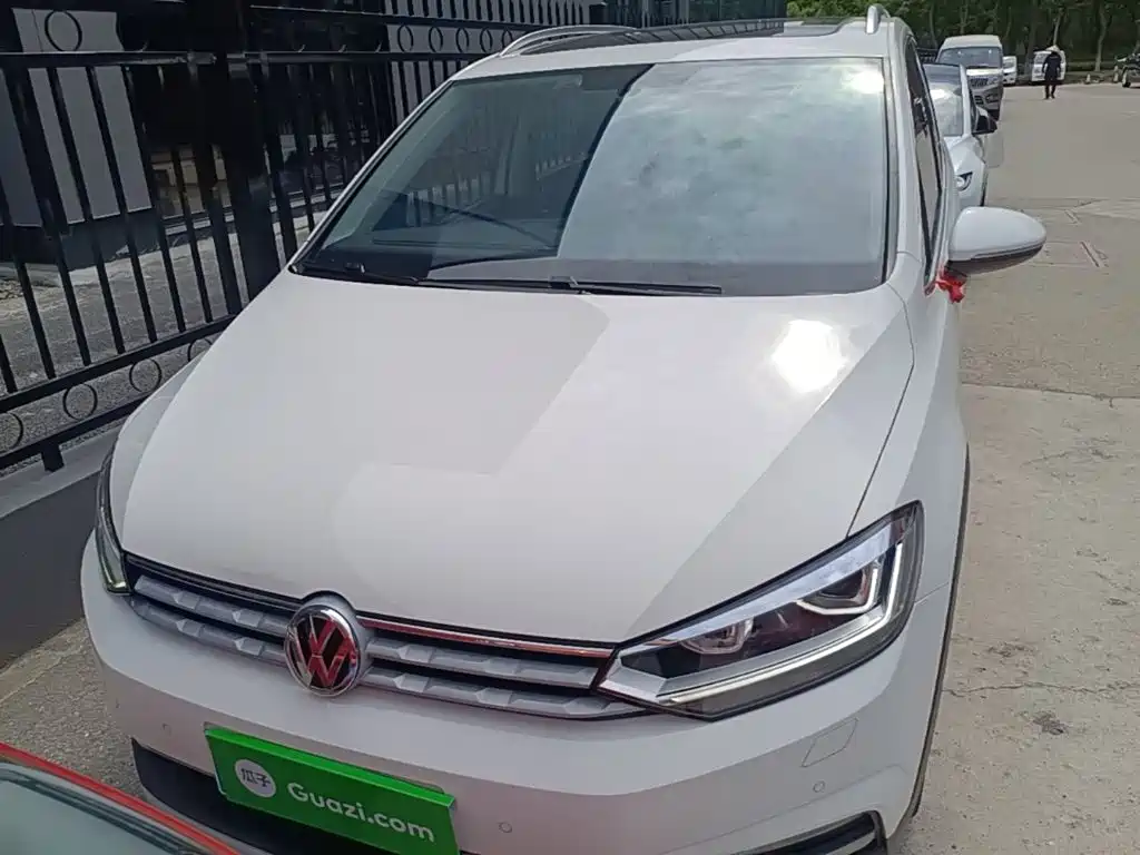 Volkswagen Touran — миниатюра 3