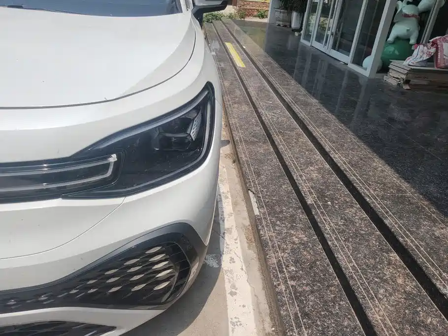 Volkswagen ID.6 CROZZ 2022 Белый из Китая