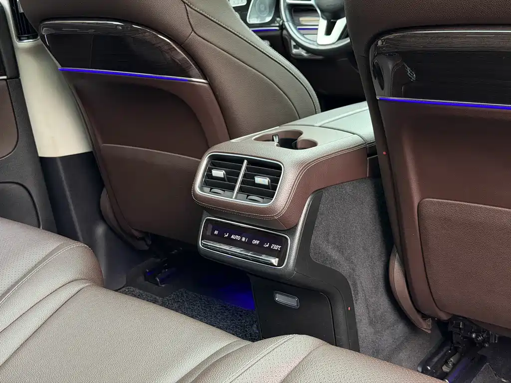 Mercedes-Benz GLS — миниатюра 17
