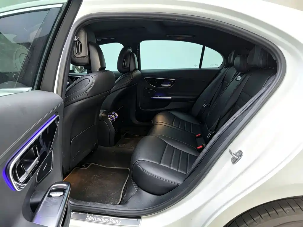 Mercedes-Benz C-Class — миниатюра 9