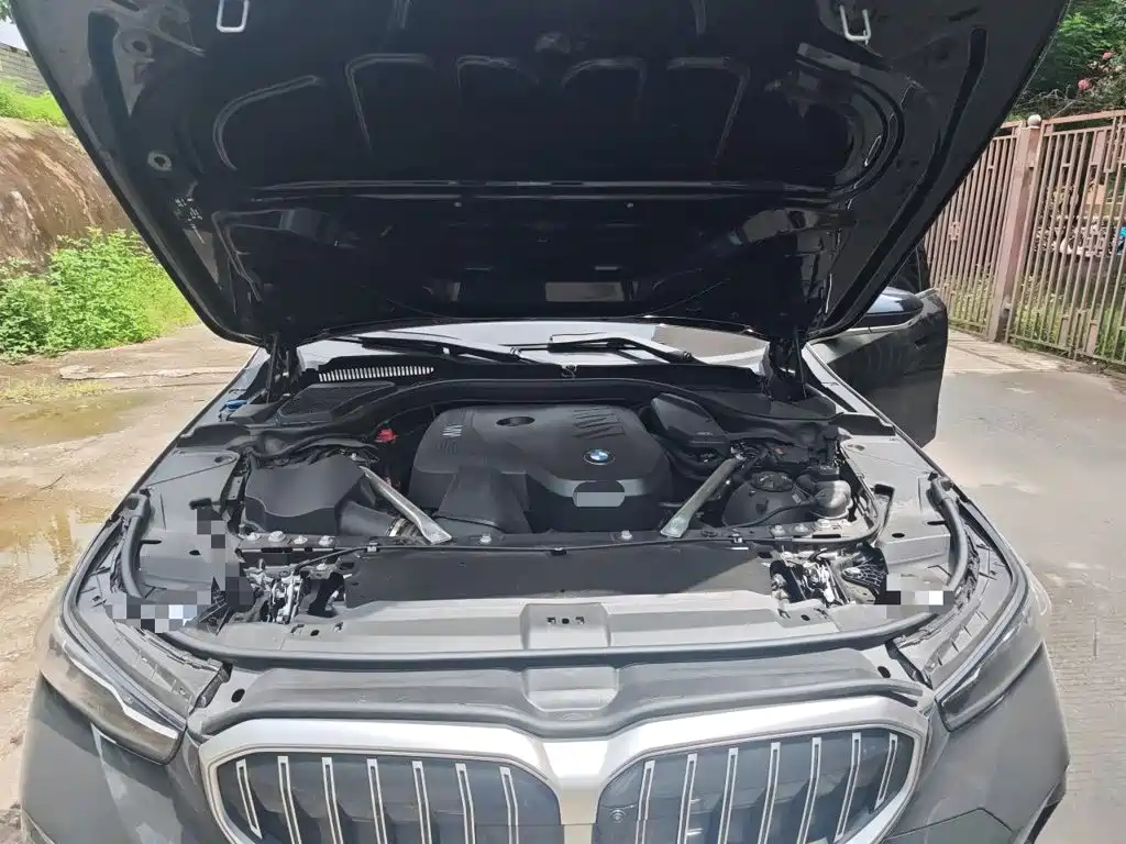 BMW 5 Series — миниатюра 11