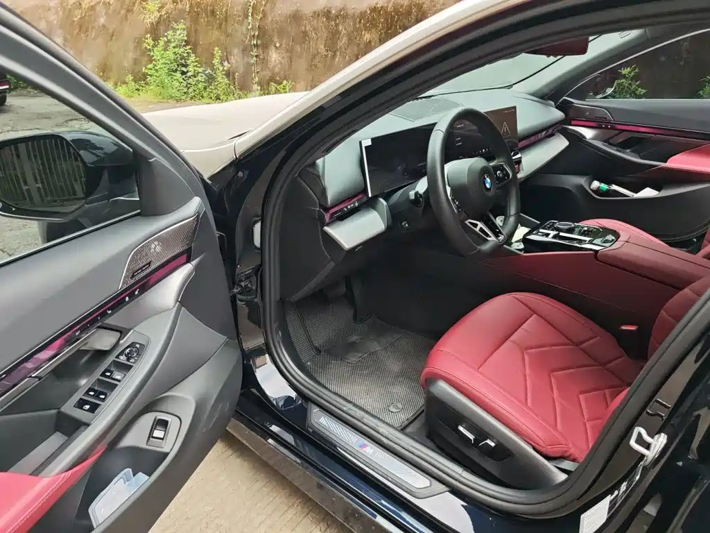 BMW 5 Series — миниатюра 14