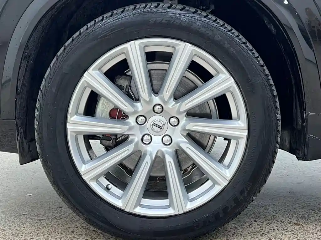 Volvo XC90 — миниатюра 10