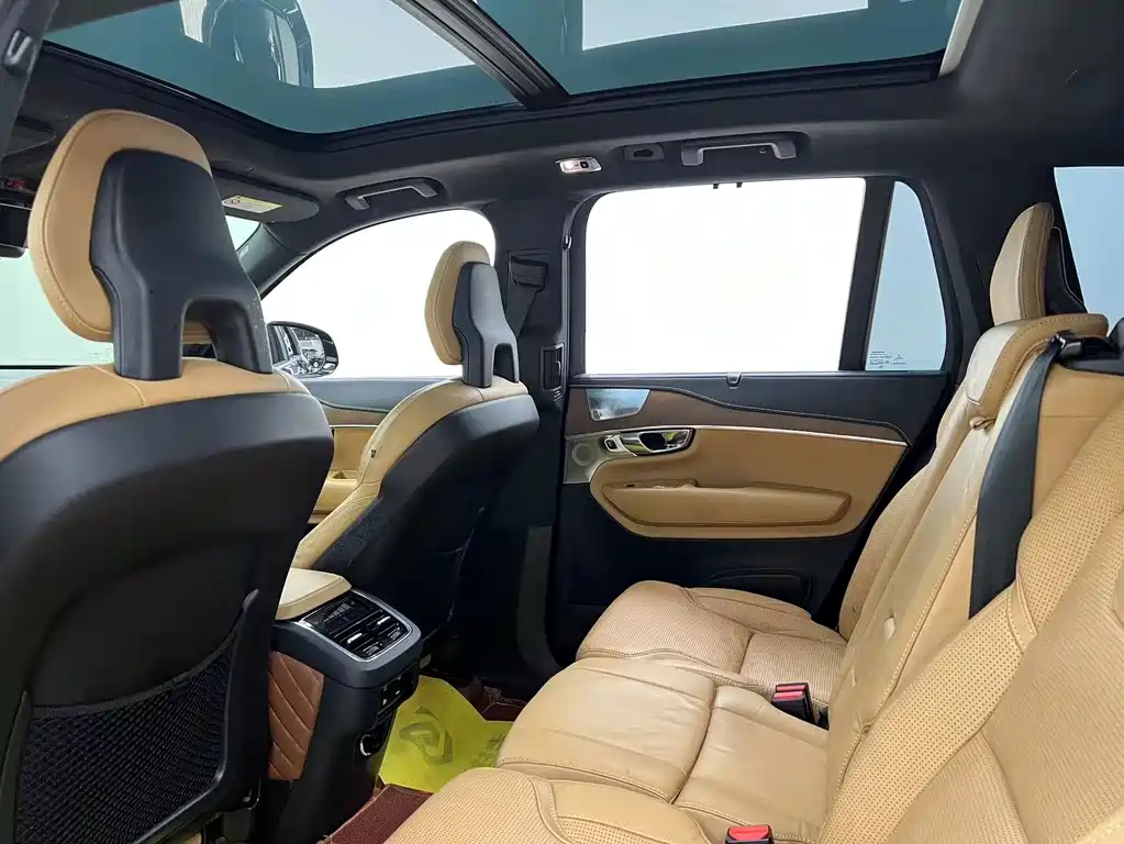 Volvo XC90 — миниатюра 18