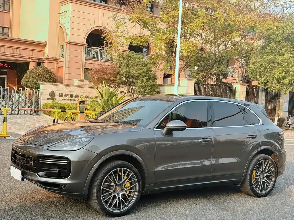 PORSCHE CAYENNE