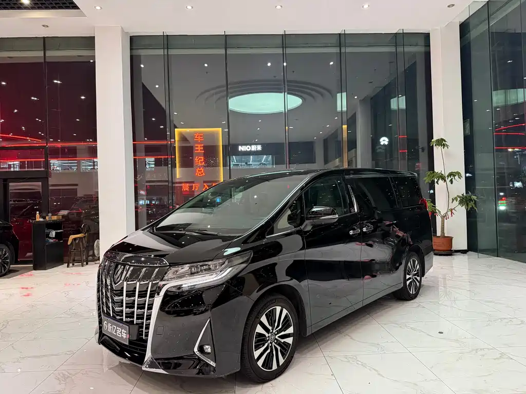 Toyota Alphard — миниатюра 3