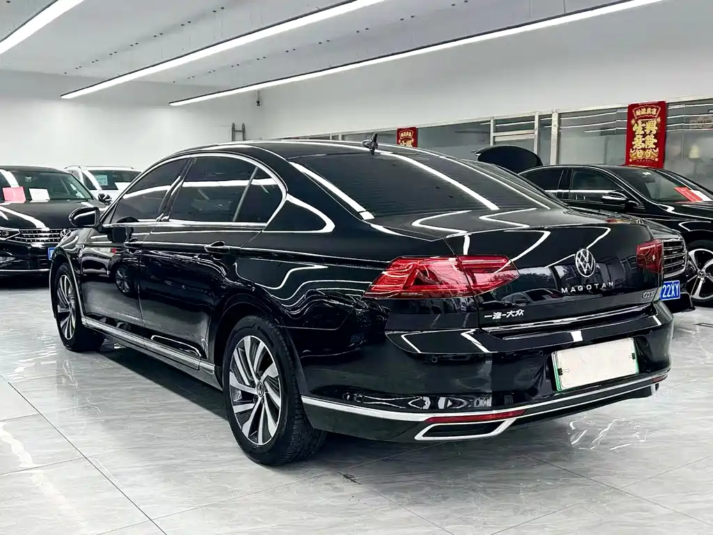 Volkswagen Magotan PHEV — миниатюра 4