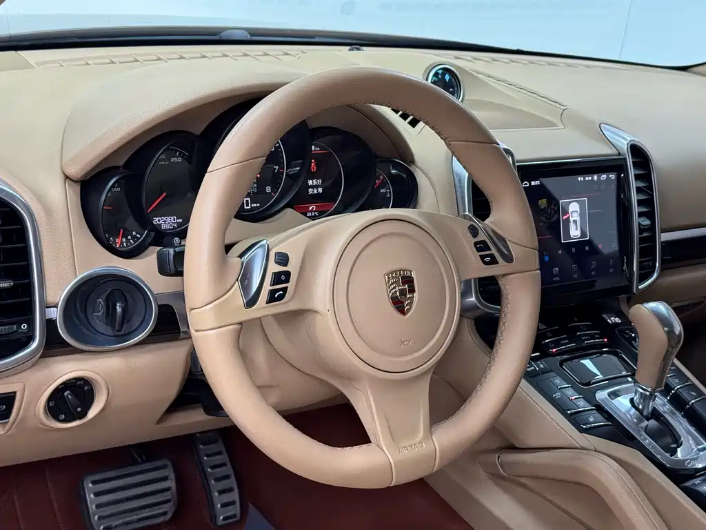Porsche Cayenne — миниатюра 15