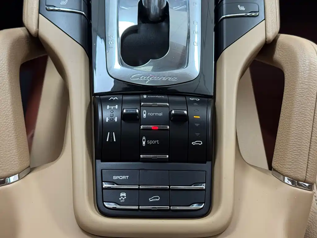 Porsche Cayenne — миниатюра 16
