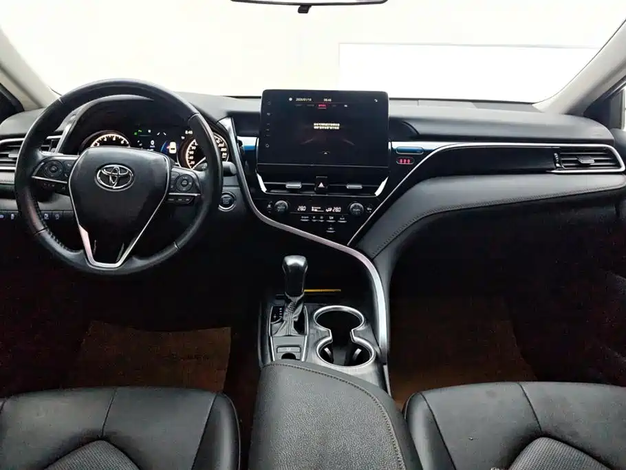 Toyota Camry — миниатюра 12