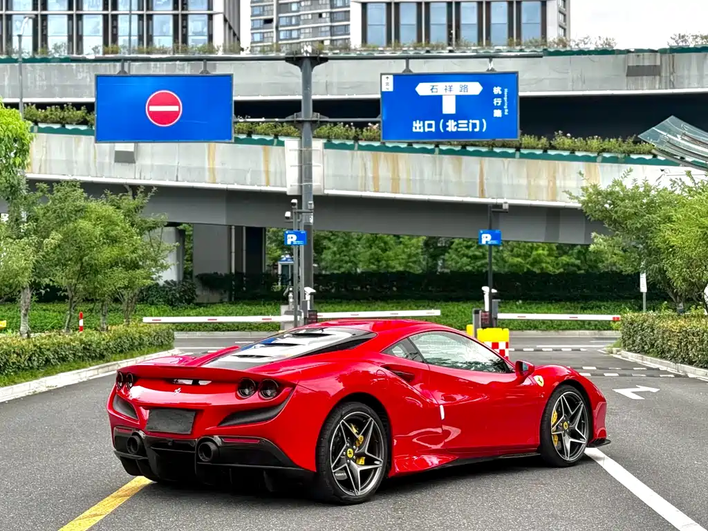 Ferrari F8 2019 Tributo 3.9T V8