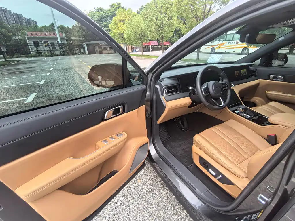 Li Auto Li ONE — миниатюра 12