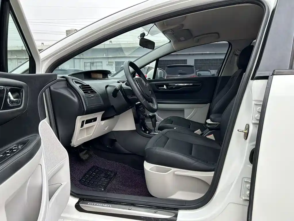 Citroen C-Quatre Sedan 1.6L Auto Class Enjoy Type, фото 4