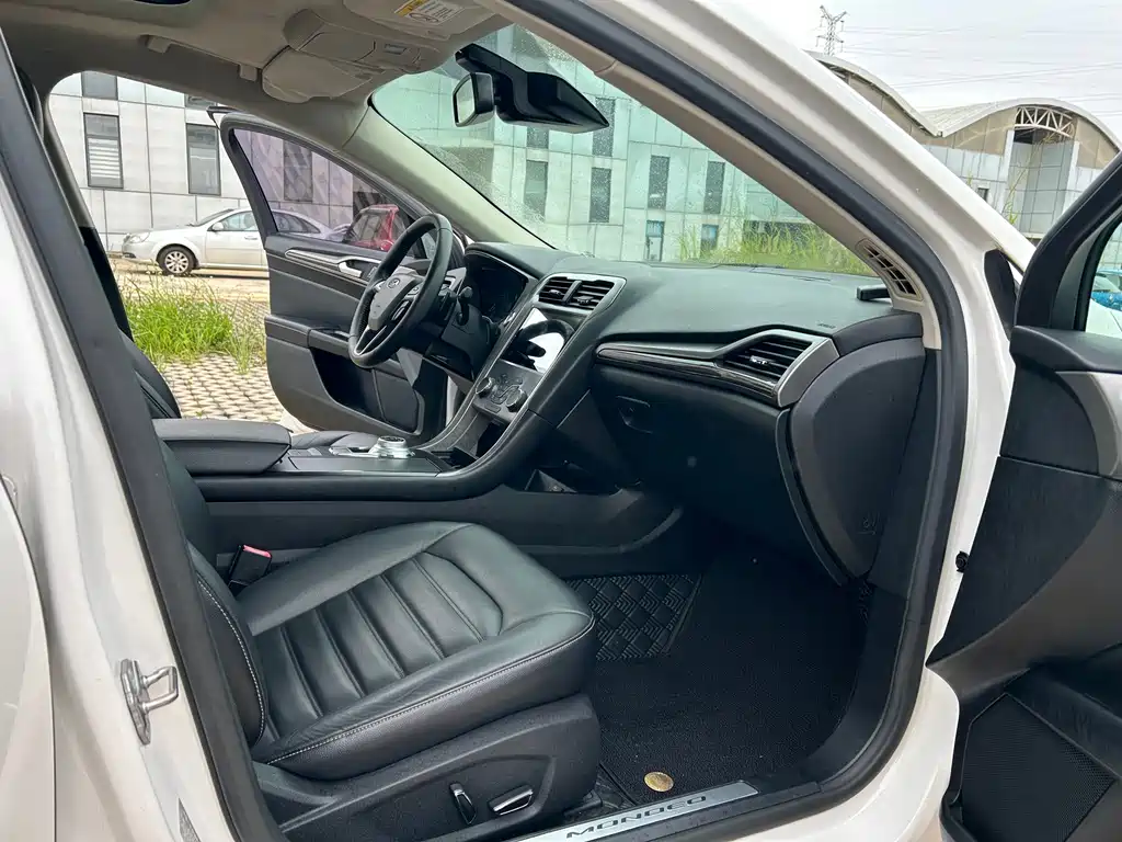 Ford Mondeo — миниатюра 10