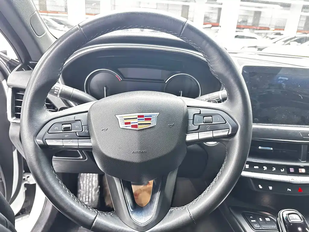 Cadillac CT5 — миниатюра 4