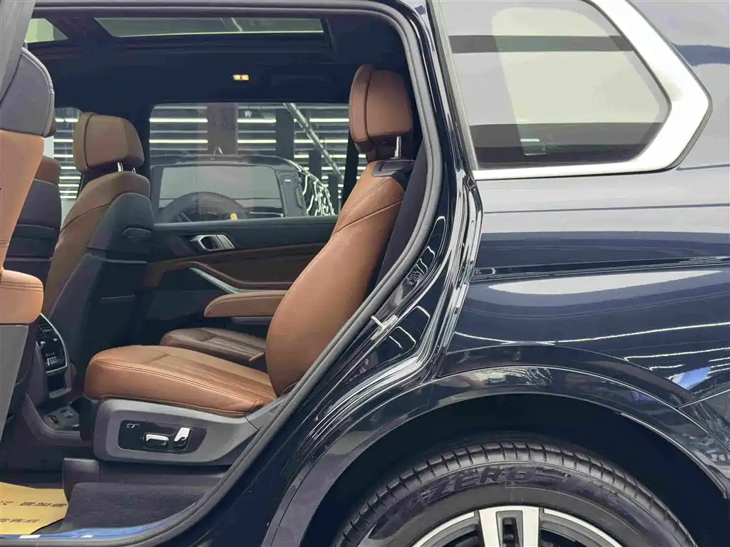 BMW X7 — миниатюра 9