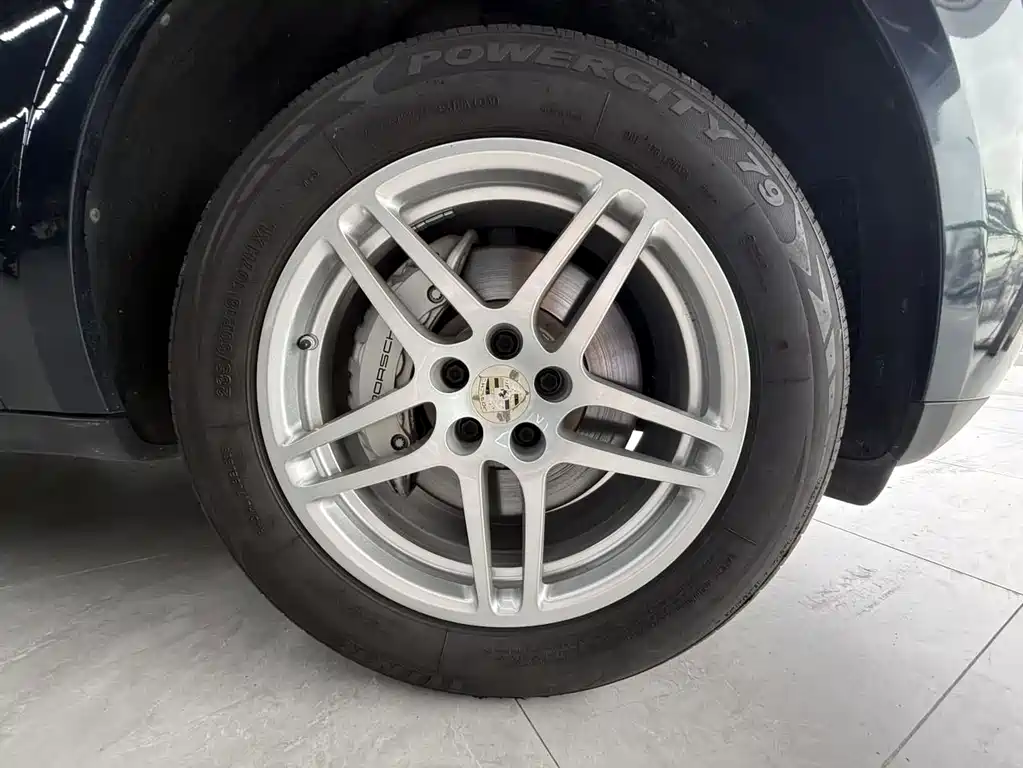 Porsche Macan — миниатюра 13