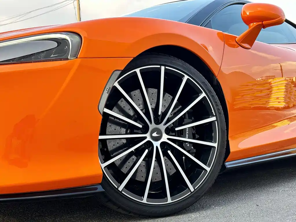 McLaren GT — миниатюра 6