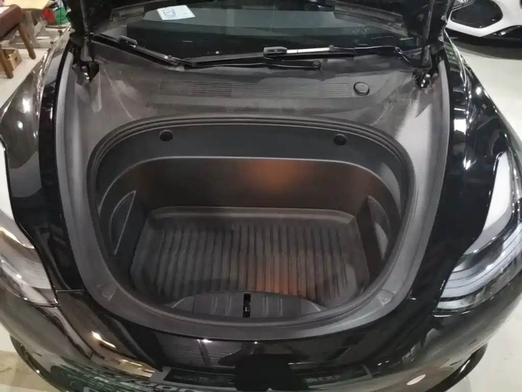 Tesla Model 3 — миниатюра 20