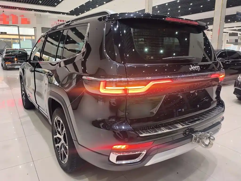 Jeep Grand Commander — миниатюра 5