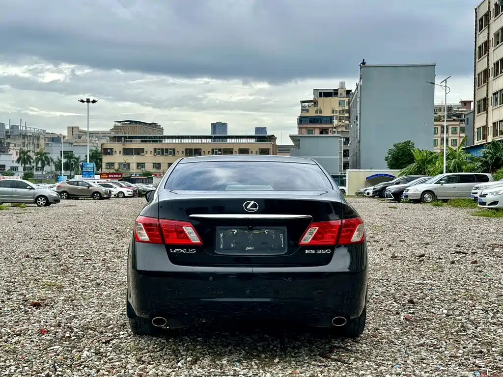 Lexus ES — миниатюра 6