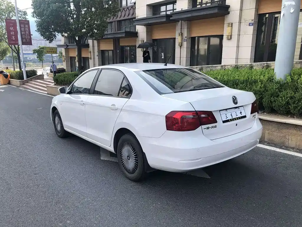 Volkswagen Jetta — миниатюра 4