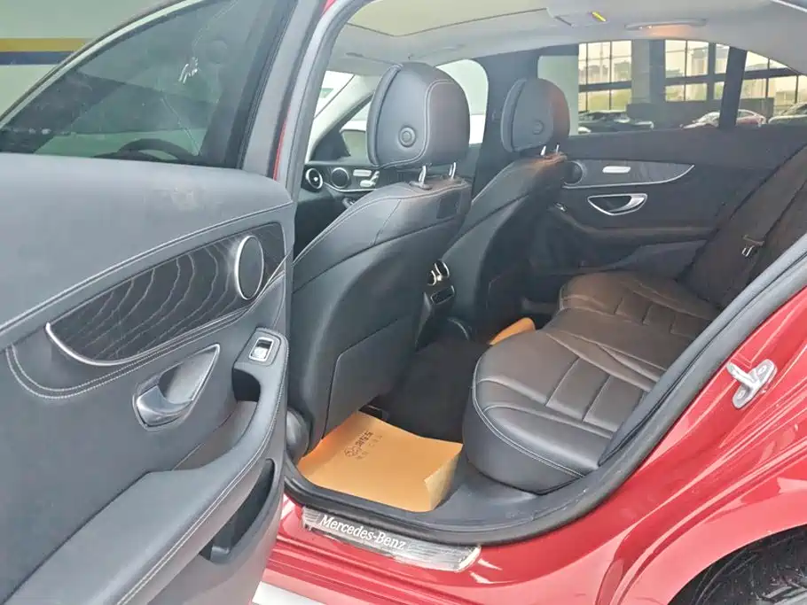 Mercedes-Benz C-Class — миниатюра 11