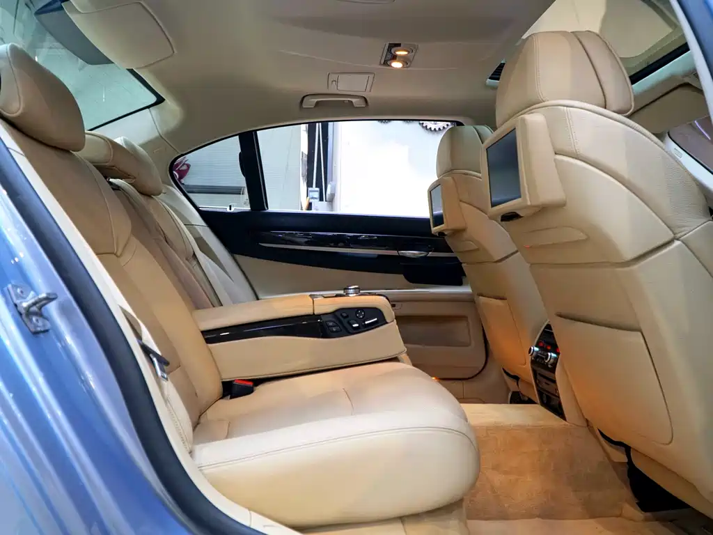 BMW 7 Series 7 2010 4.4T