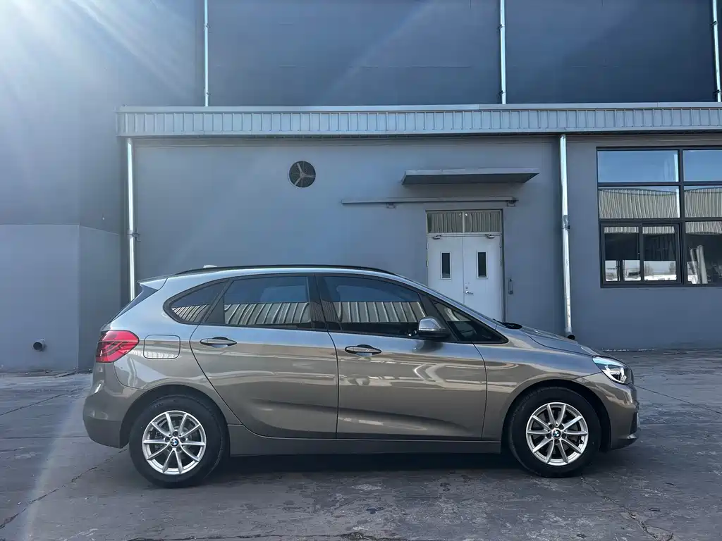 BMW 2 SERIES STATION WAGON