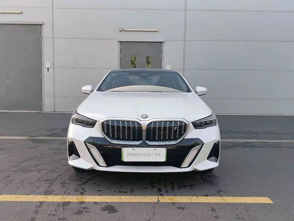BMW i5 — миниатюра 12