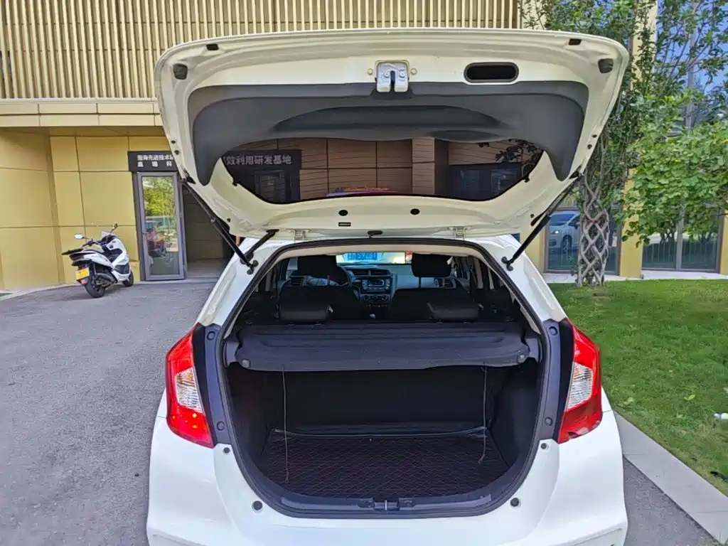 Honda Fit — миниатюра 19