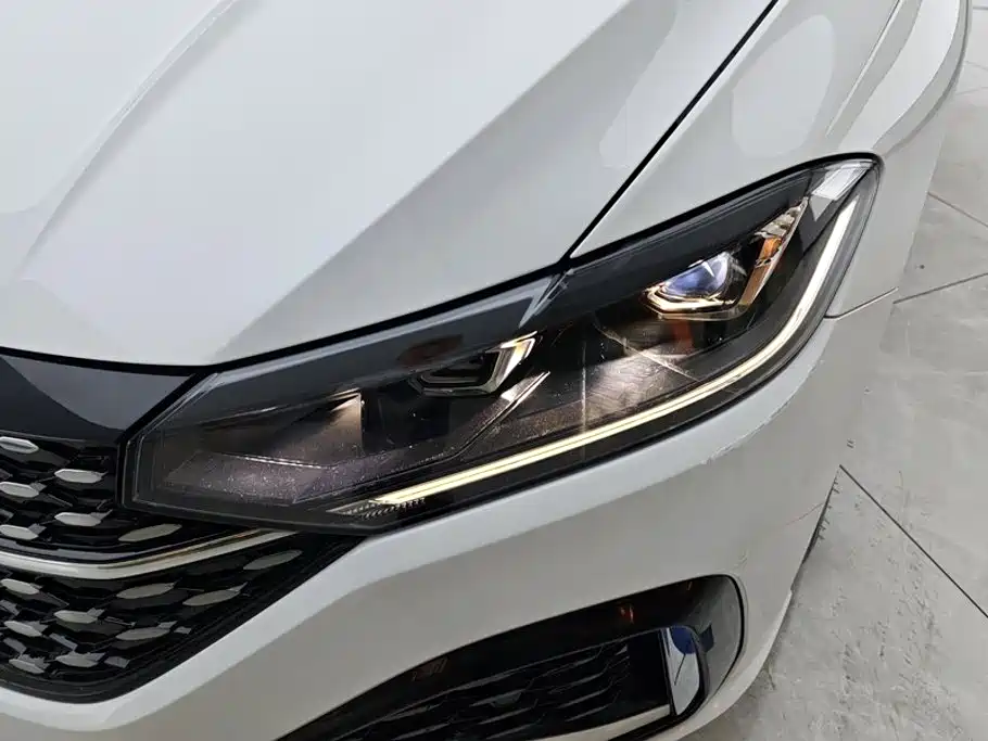 Volkswagen Lavida — миниатюра 5