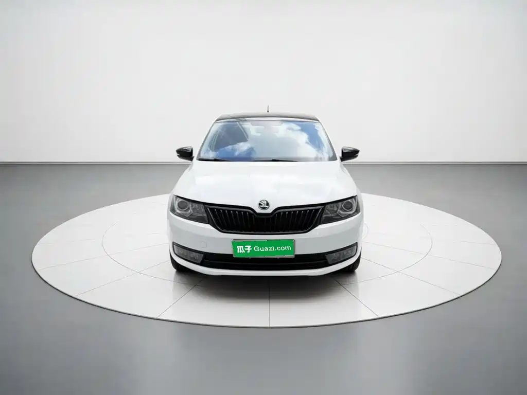 Skoda Rapid Spaceback — миниатюра 2