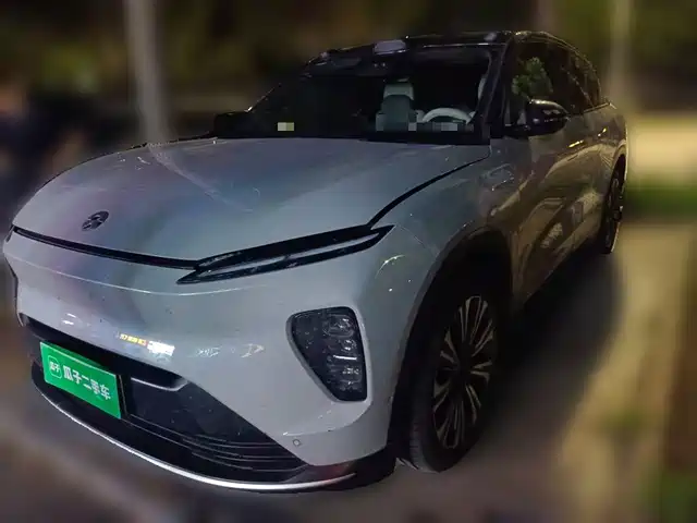NIO ES8